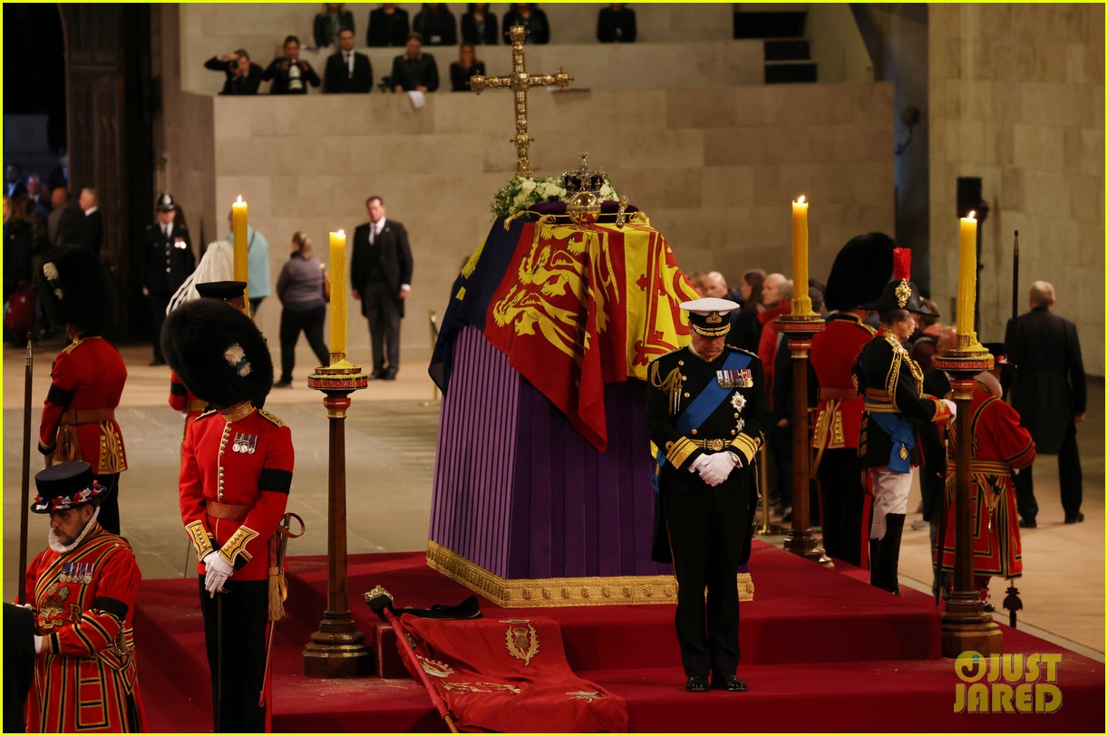 Queen Elizabeth's Four Children Stand Vigil at Her Coffin for 'Vigil of