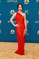 kaitlyn dever will poulter emmy awards 2022 01