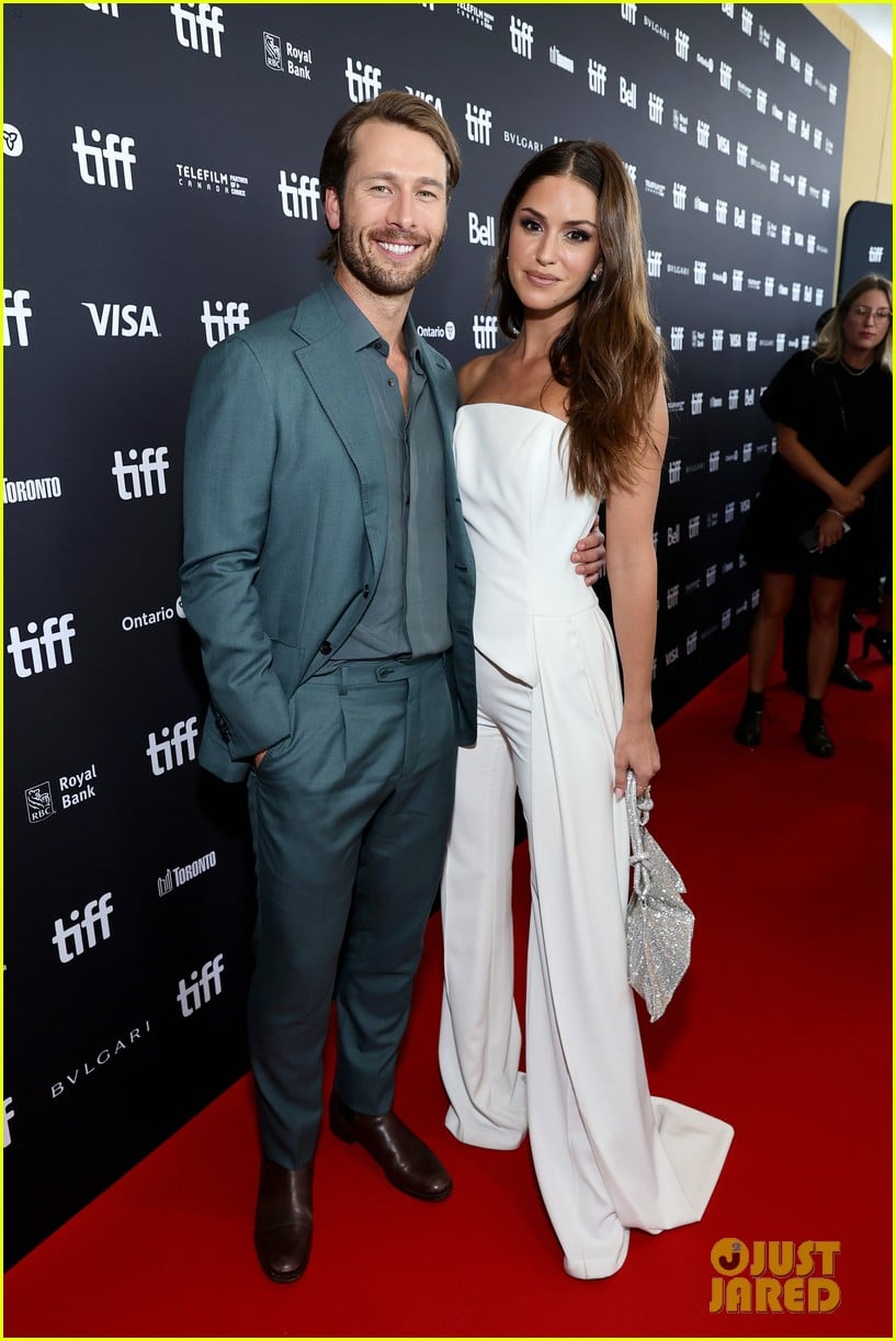 Joe Jonas Gets Wife Sophie Turner's Support at 'Devotion' Premiere at TIFF 2022! Photo 4818594