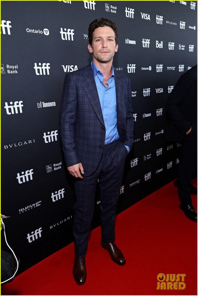 Joe Jonas Gets Wife Sophie Turner's Support at 'Devotion' Premiere at TIFF 2022! Photo 4818628