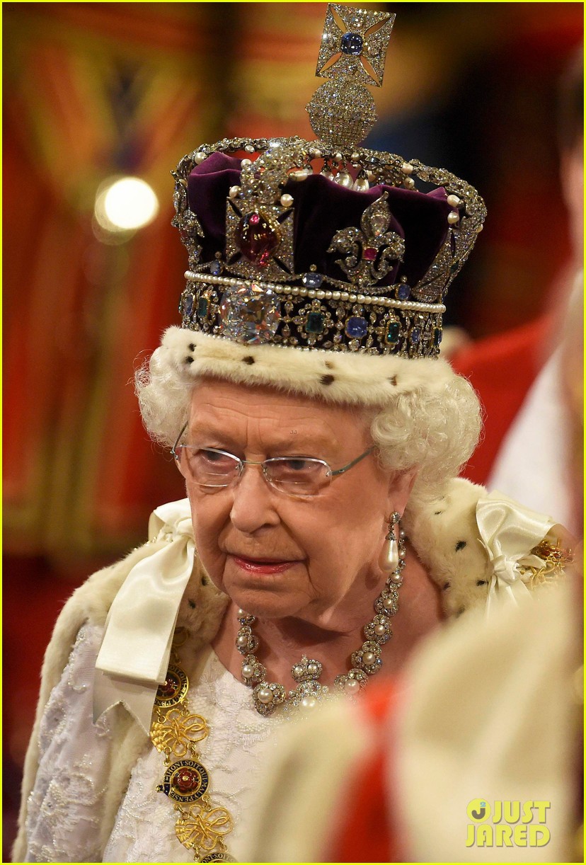 Queen Elizabeth's Imperial State Crown Details & Estimated Worth