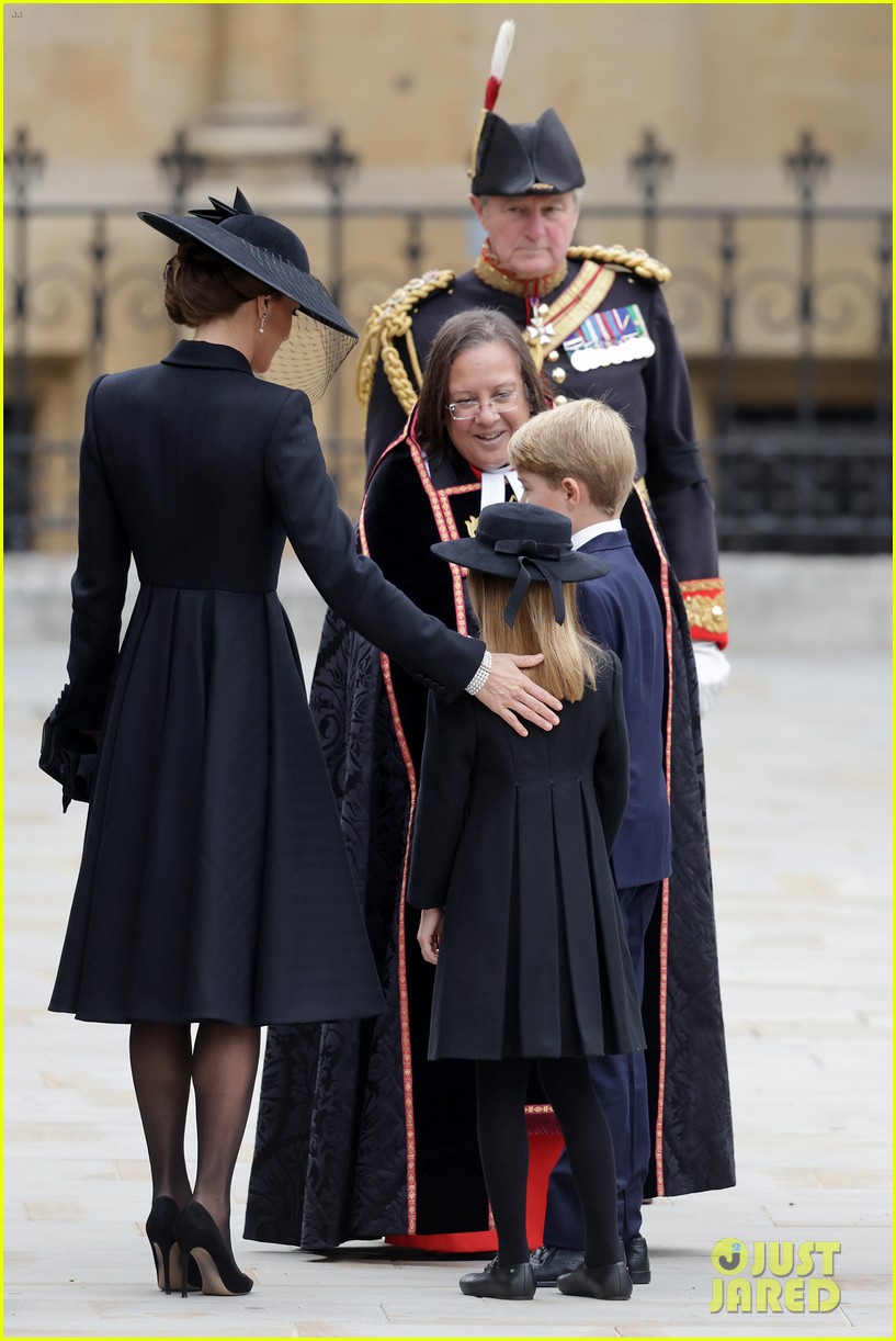 Princess Charlotte Gives Prince Helpful Reminder During Queen's
