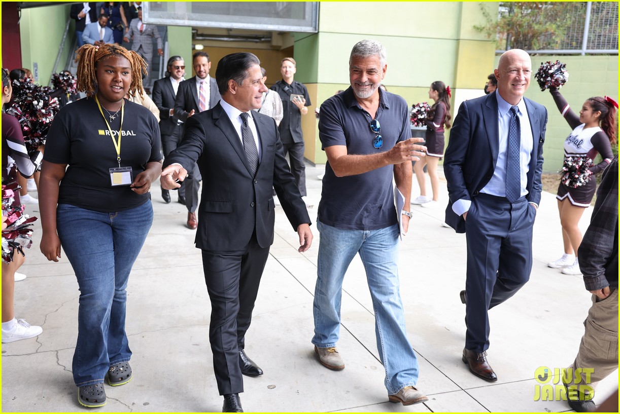 george clooney mindy kaling don cheadle roybal film school opening 174820209
