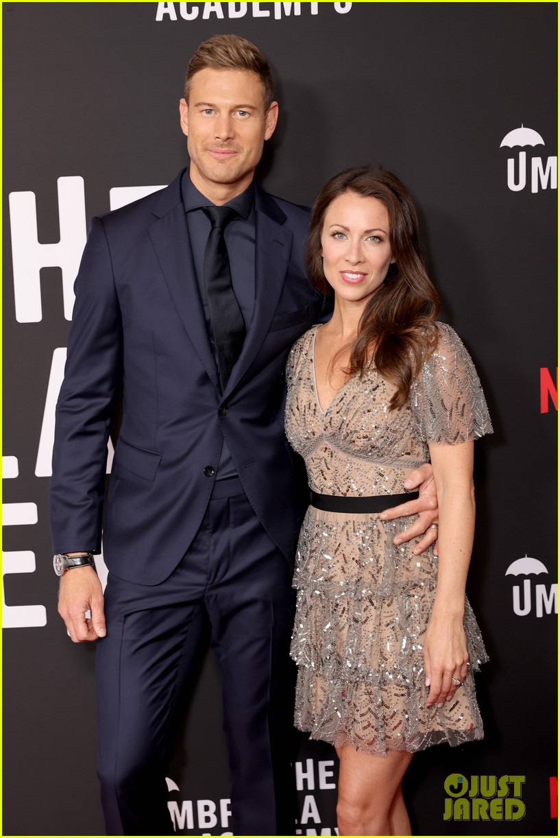 Tom Hopper Explains How His Wife Laura Landed A Role In 'Love In The Villa'  Alongside Him!: Photo 4810406 | Laura Hopper, Tom Hopper Photos | Just  Jared: Entertainment News