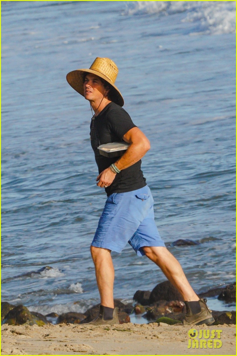 Photo ian somerhalder beach malibu dogs 14 Photo 4828690 Just Jared