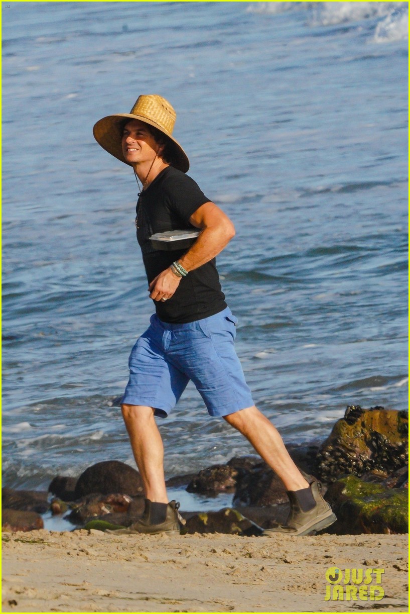 Photo ian somerhalder beach malibu dogs 16 Photo 4828692 Just Jared