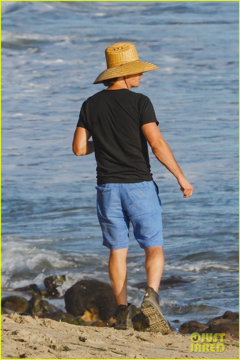 Photo ian somerhalder beach malibu dogs 32 Photo 4828708 Just Jared