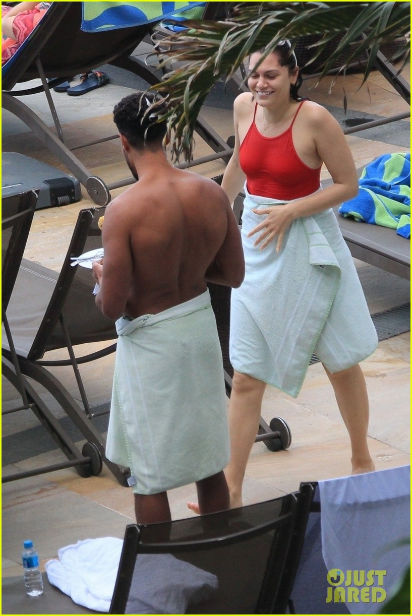 jessie j vacations with chanan colman vacation in rio 204814167