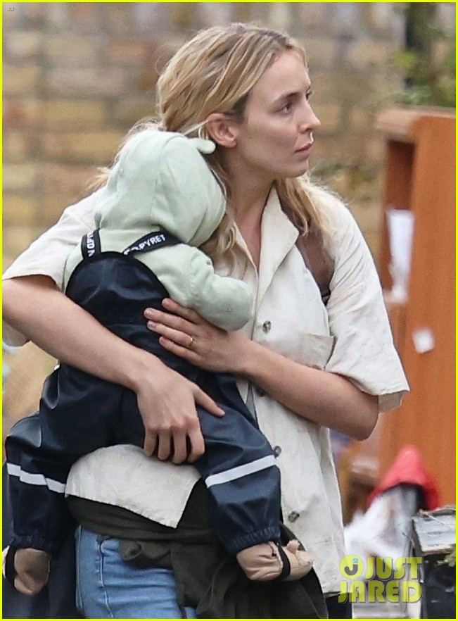 jodie comer fake baby end start from set 014825130
