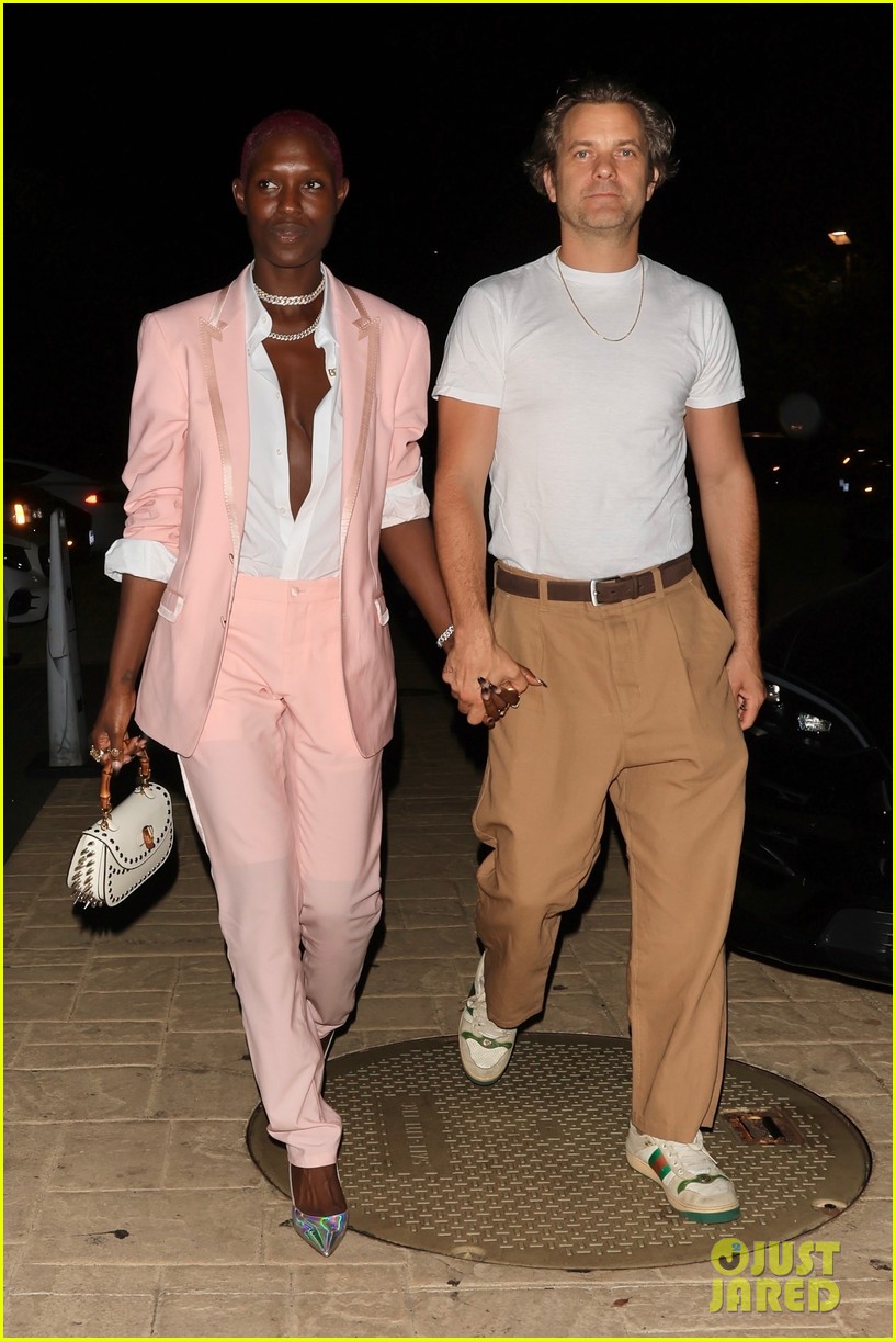 Joshua Jackson & Jodie TurnerSmith Hold Hands on Date Night in Malibu