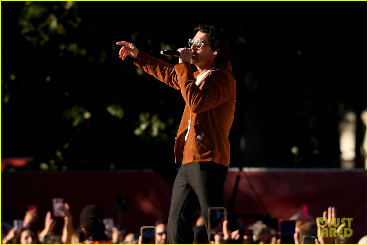 Nick, Joe, & Kevin Jonas Rock the Stage at Global Citizen Festival 2022 with Host Priyanka