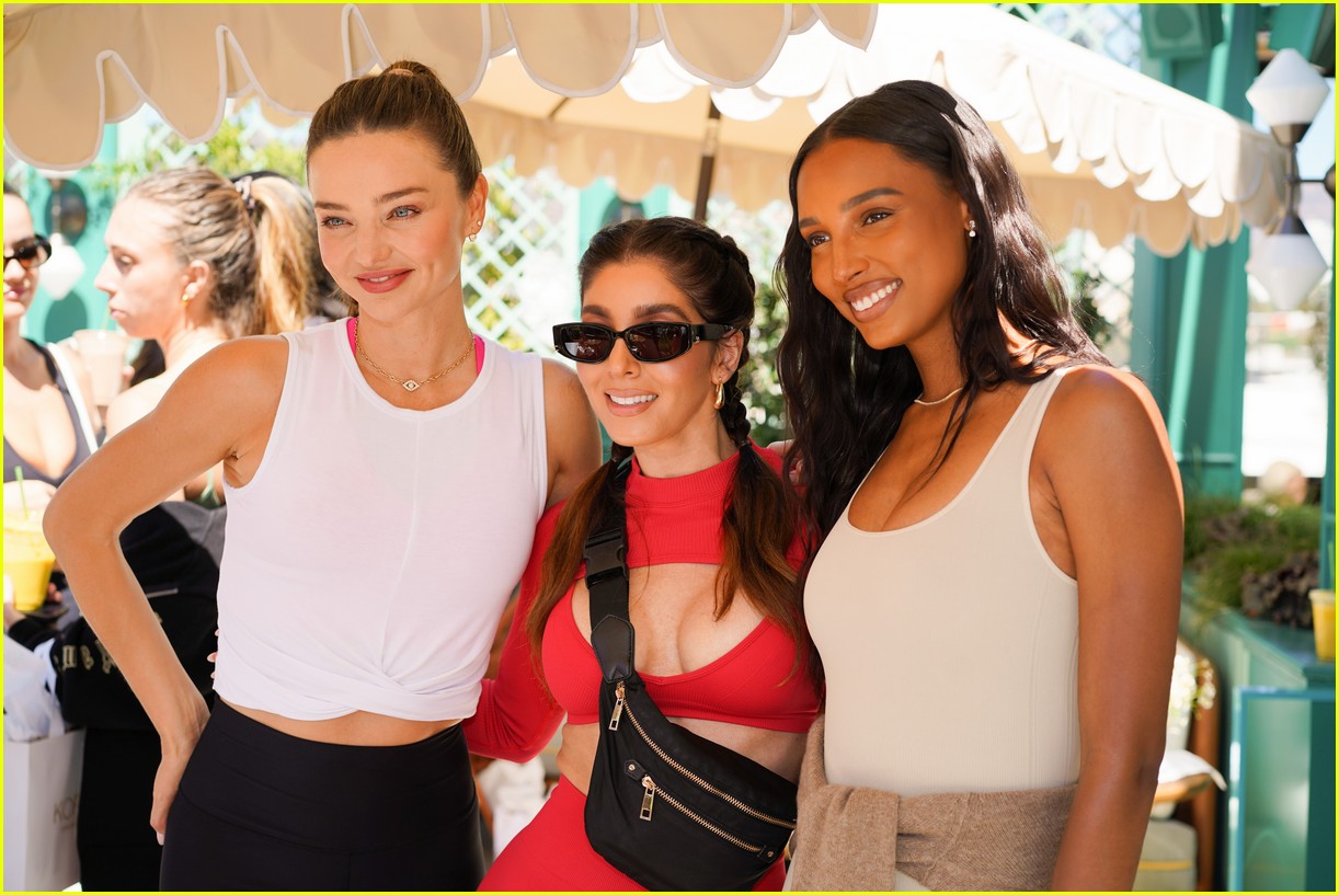 Meranda Kerr Challenge Miranda Kerr Hosts Workout Class With Her Famous Friends to Celebrate ...