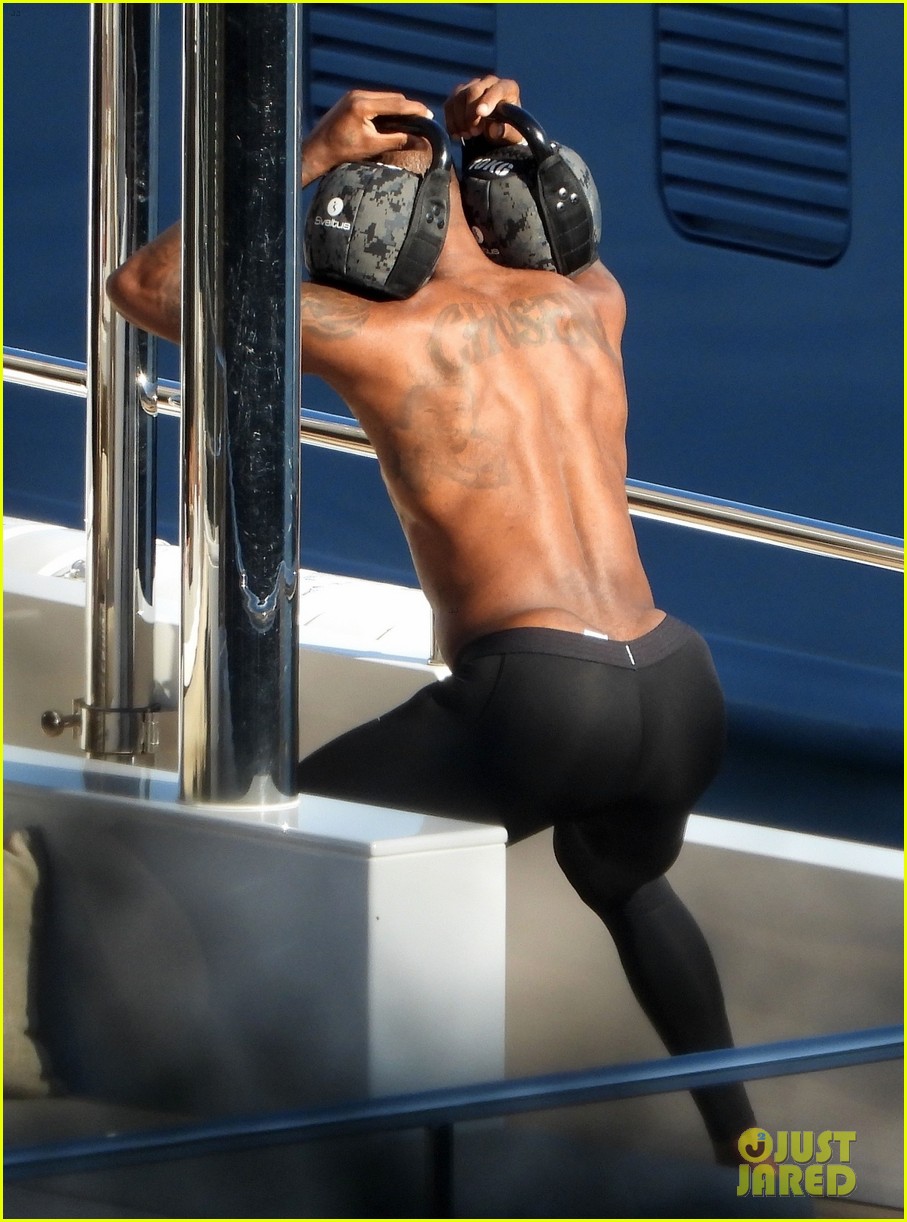 lebron james shirtless workout in italy 014821044