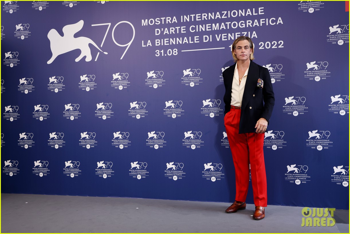 Chris Pine Goes Viral for Zoning Out During 'Don't Worry Darling' Press