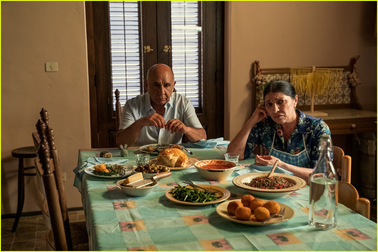 Zoe Saldana's Life Changes Thanks to Love In Netflix's 'From Scratch