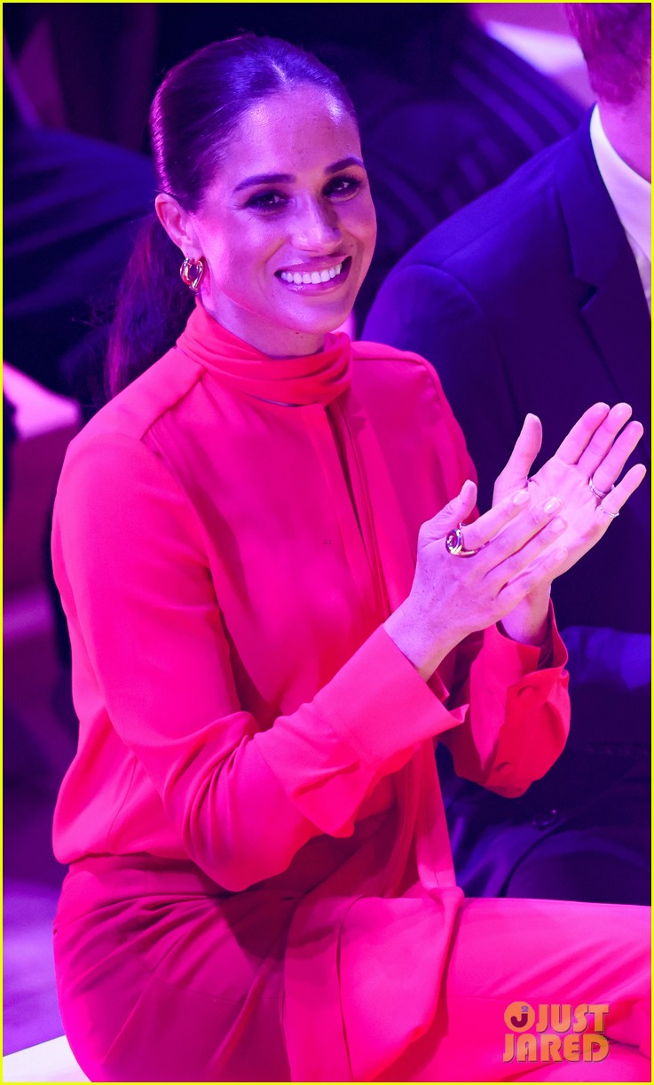 Meghan Markle Wears Red For 2022 One Young World Summit With Prince ...