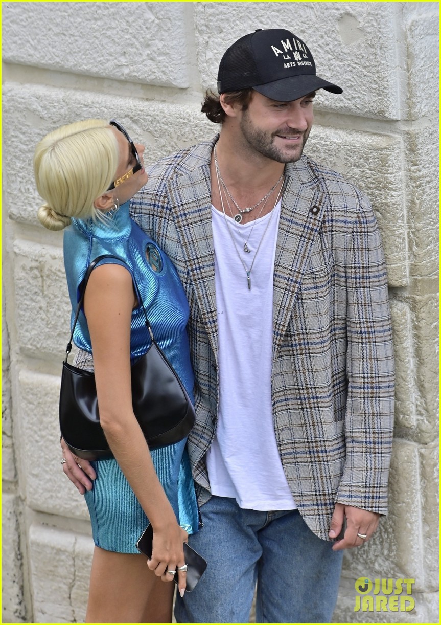 'Elite' Actress Valentina Zenere Flaunts PDA with Boyfriend Jordi Llado During Trip to Venice