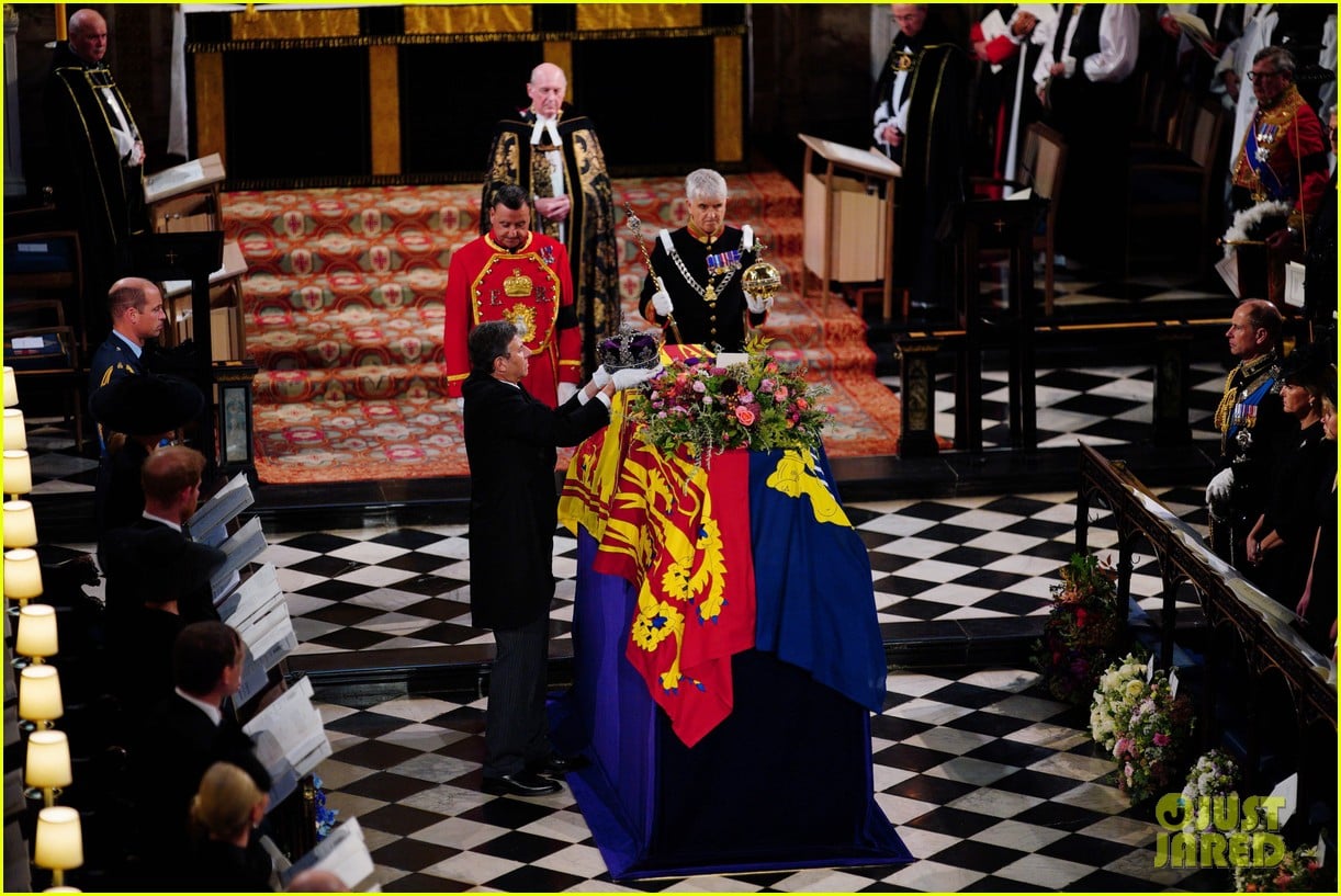 See The Crown Jewels Being Removed From Queen Elizabeth II's Casket During Committal Service