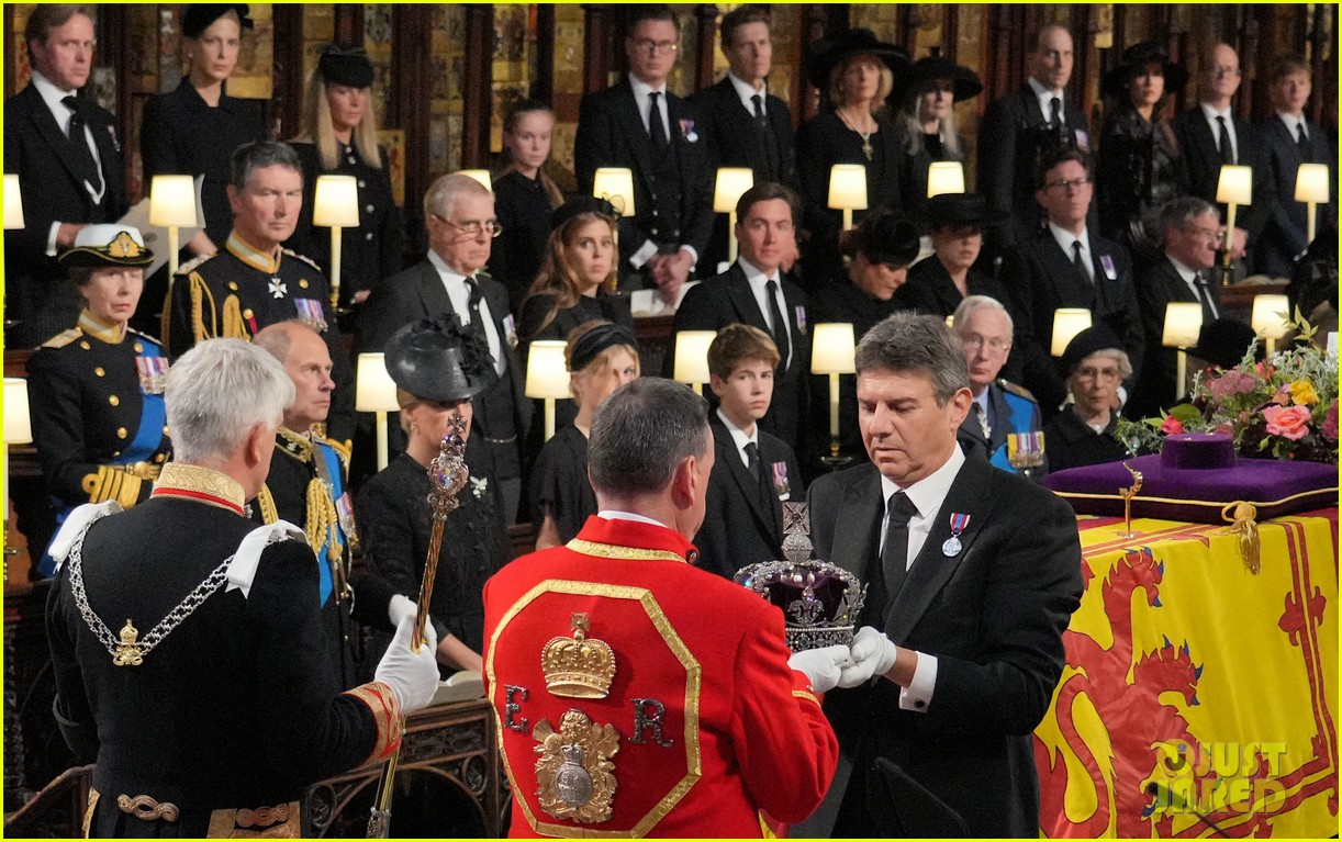 See The Crown Jewels Being Removed From Queen Elizabeth II's Casket During Committal Service
