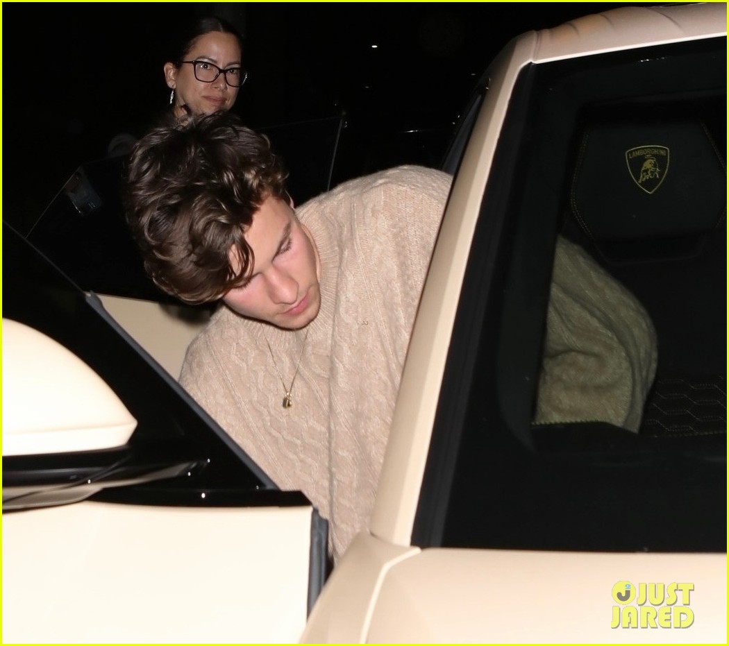 Justin Bieber & Shawn Mendes Went to Church Together During Their Breaks from Touring Photo