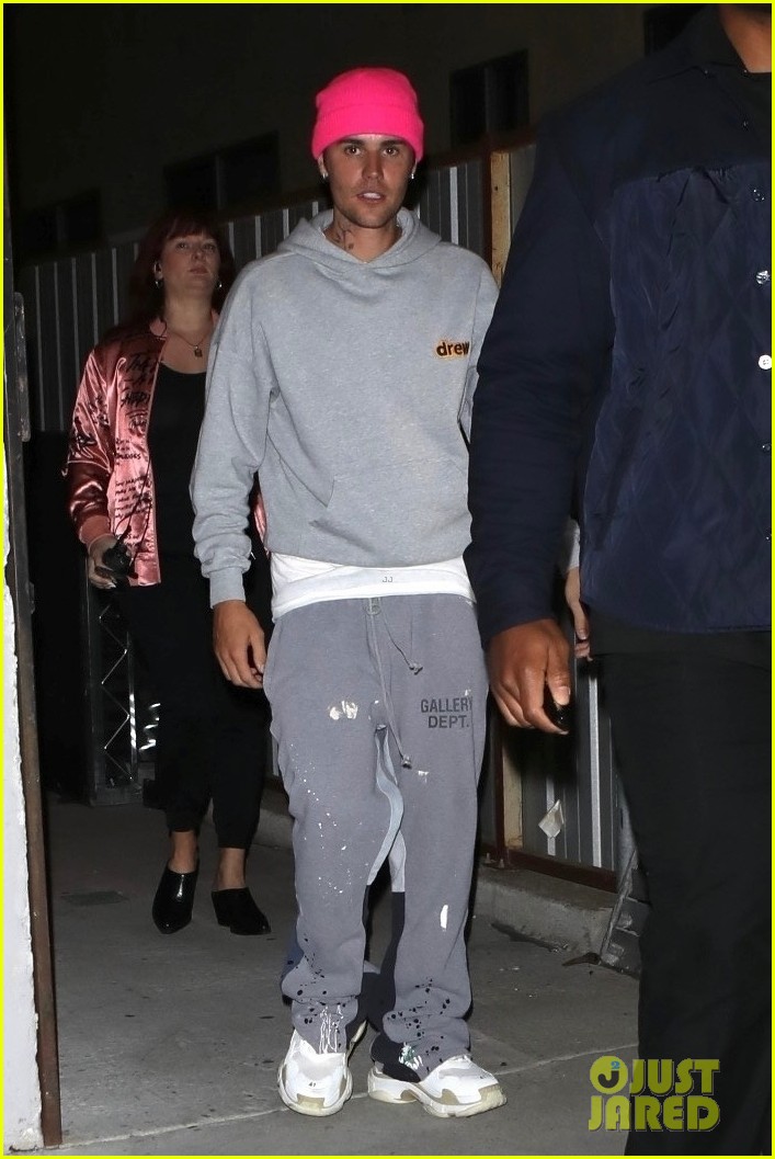 Justin Bieber & Shawn Mendes Went to Church Together During Their