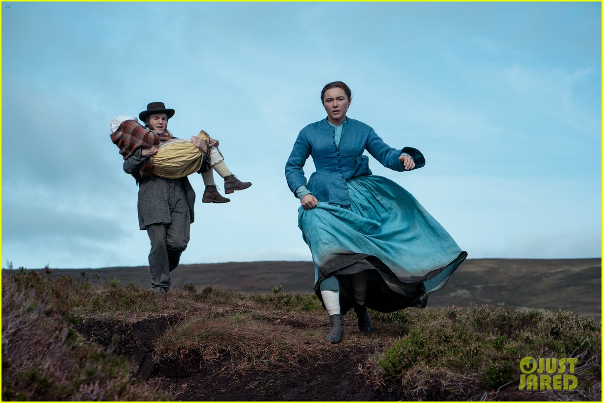 Florence Pugh Investigates A Medical Mystery in Netflix's Period Drama(02)