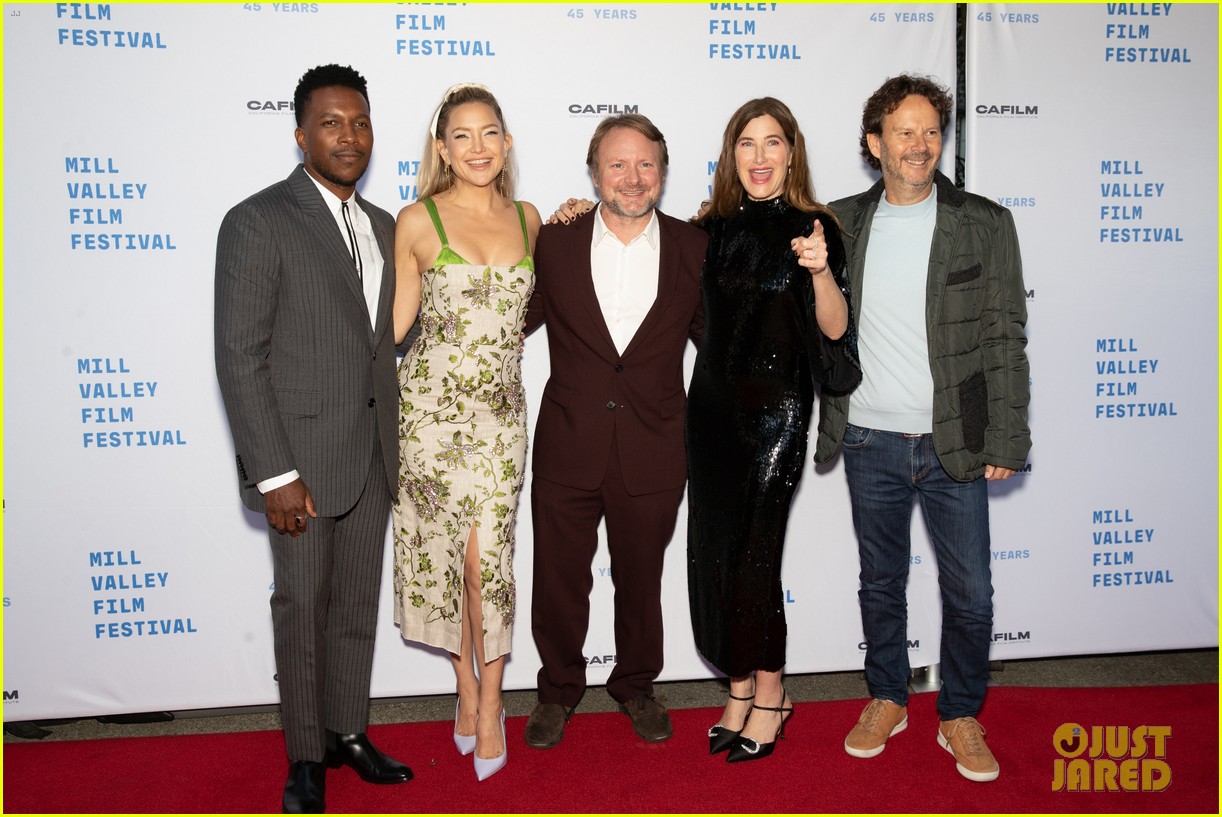 'Knives Out' Sequel Will Get OneWeek Run in Theaters, Marking First