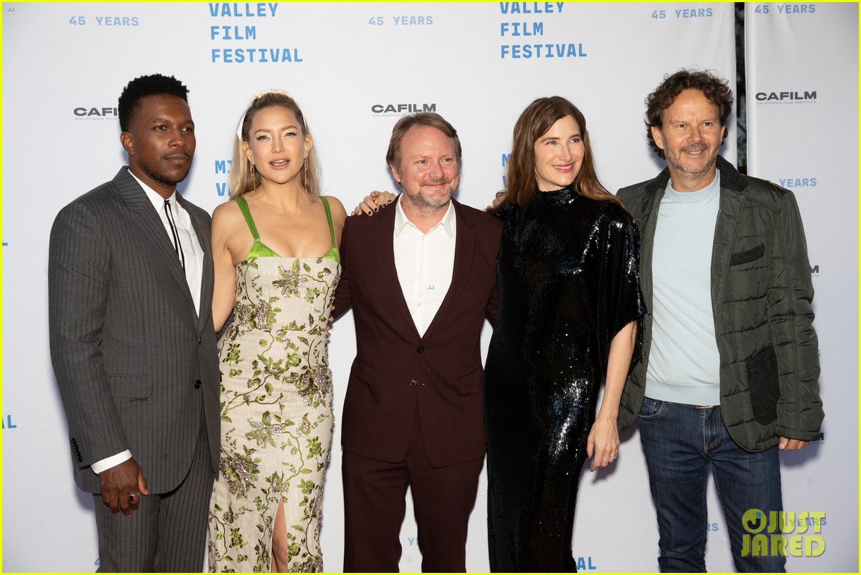 'Knives Out' Sequel Will Get OneWeek Run in Theaters, Marking First