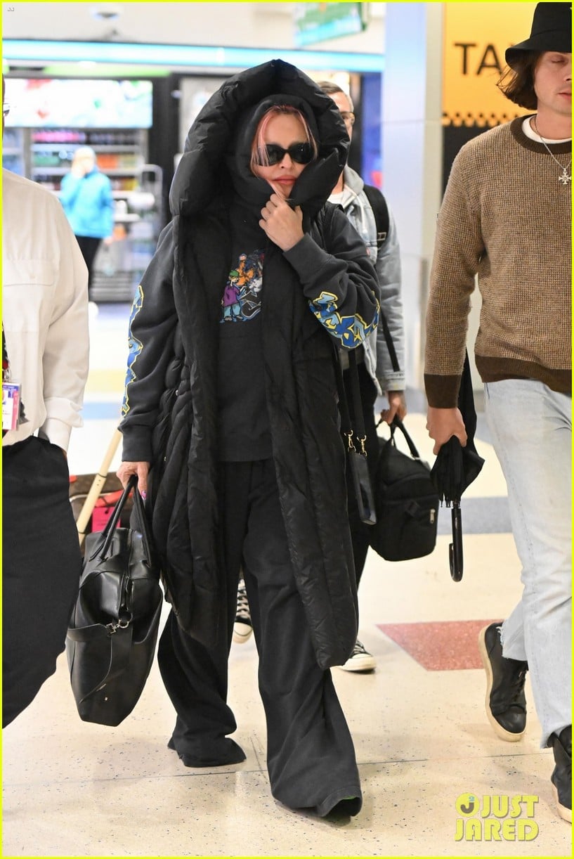 madonna catches flight out of jfk airport 11