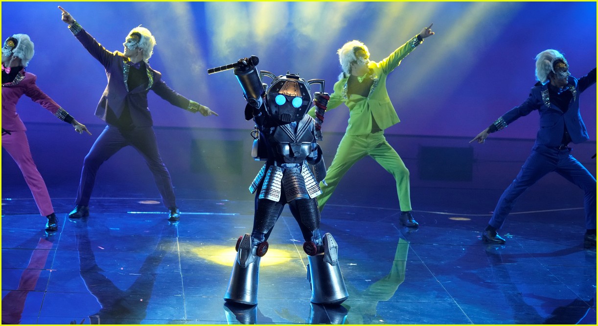Who is Robo Girl on 'The Masked Singer' Season 8? Clues, Guesses, & Spoilers Revealed! Photo