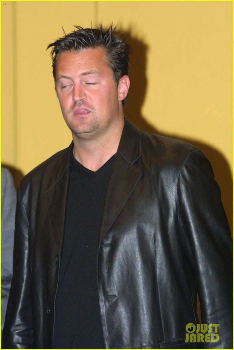 Photo matthew perry addiction weight 02 Photo 4845549 Just Jared