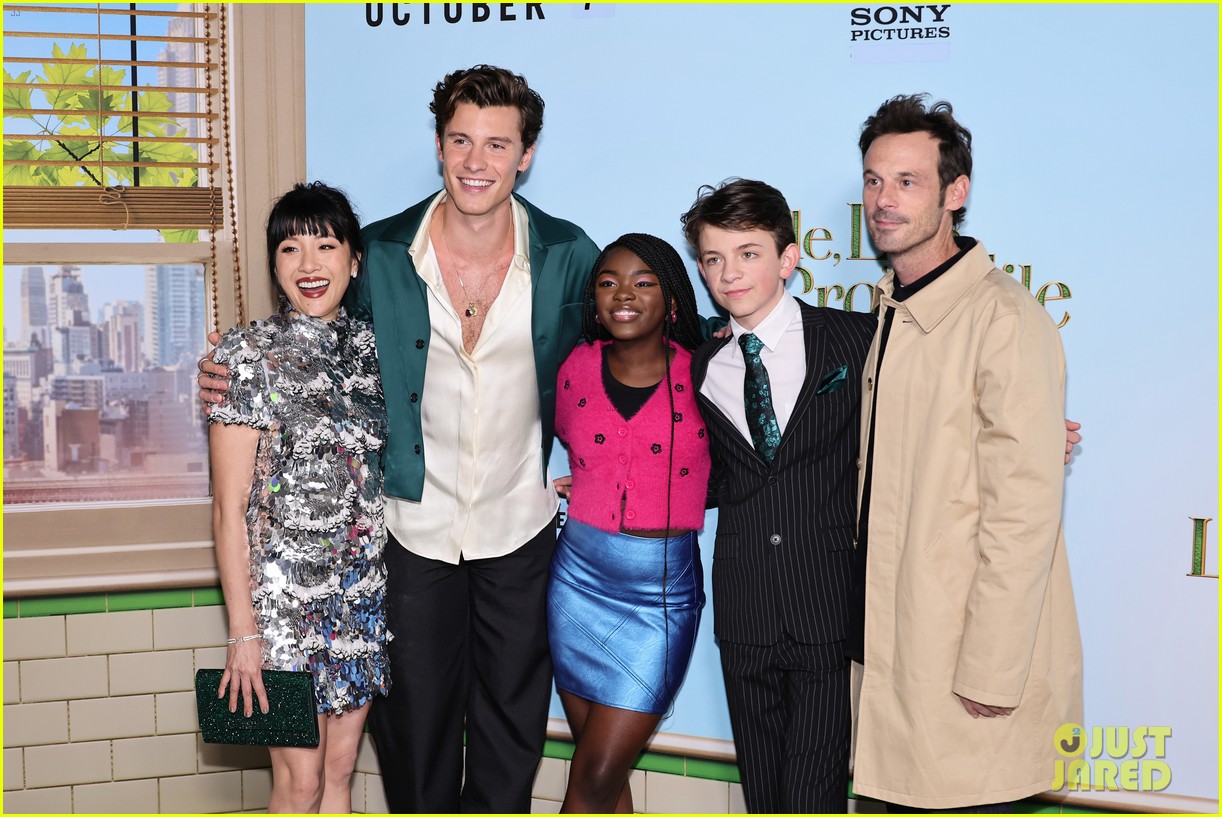 Shawn Mendes & Constance Wu Pose With A Crocodile at 'Lyle, Lyle, Crocodile' Premiere in NYC