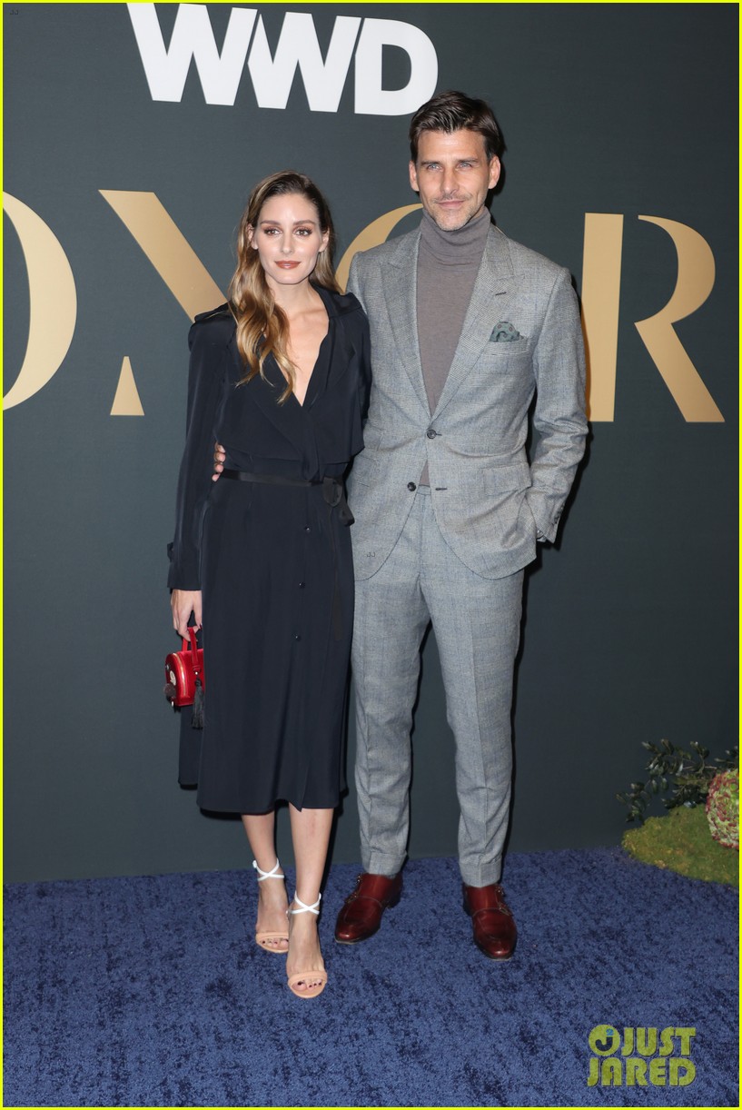 Photo: gigi hadid wears blue velvet suit to wwd honors awards 02