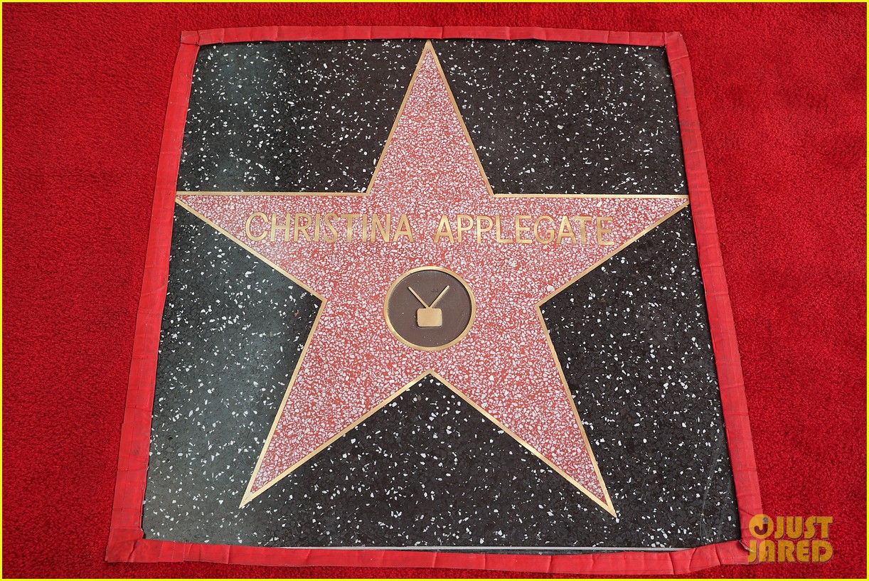 Christina Applegate Explains Why She Was Barefoot at Her Hollywood Walk ...