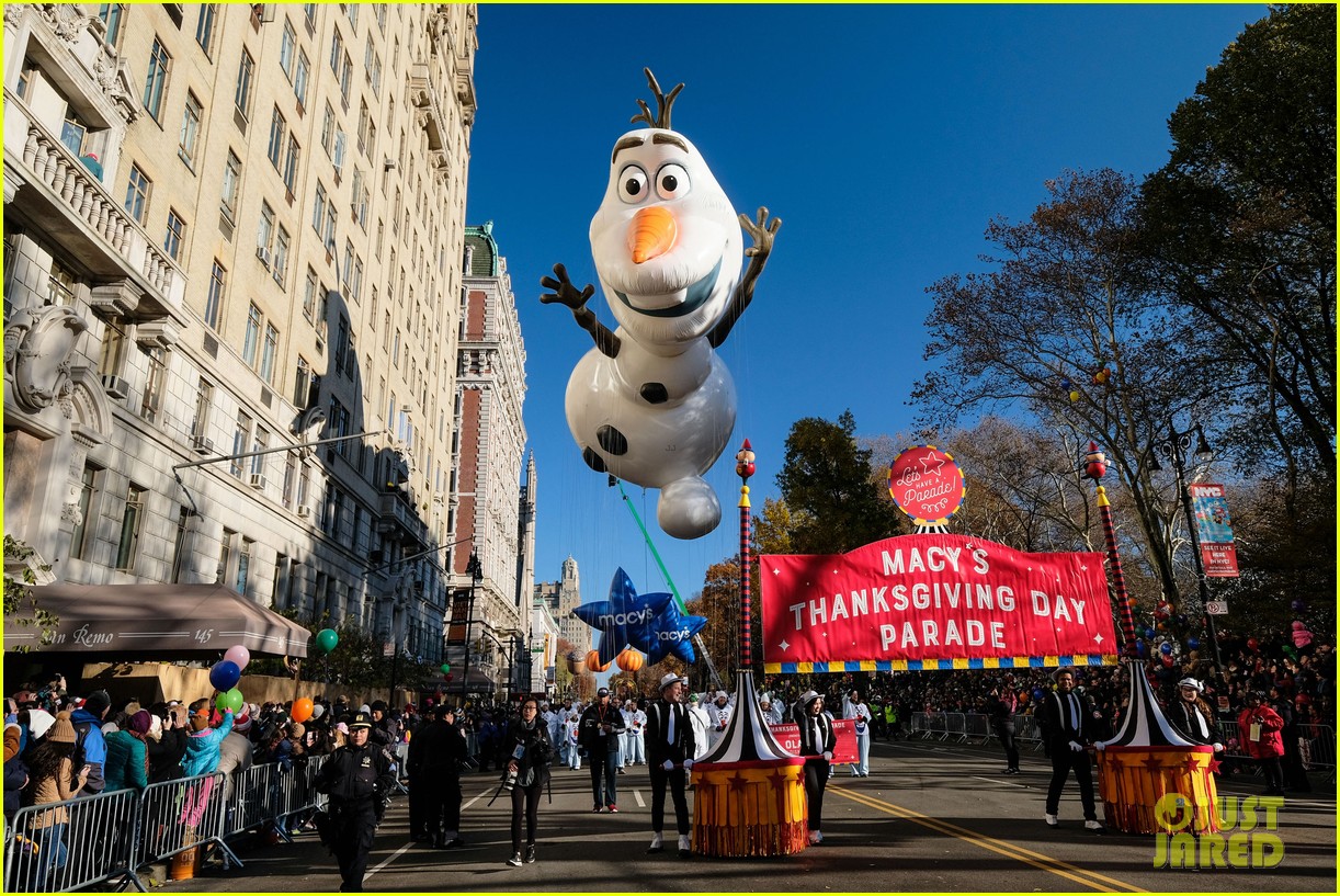 Here's Why Singers Lip Sync at Macy's Thanksgiving Day Parade Every