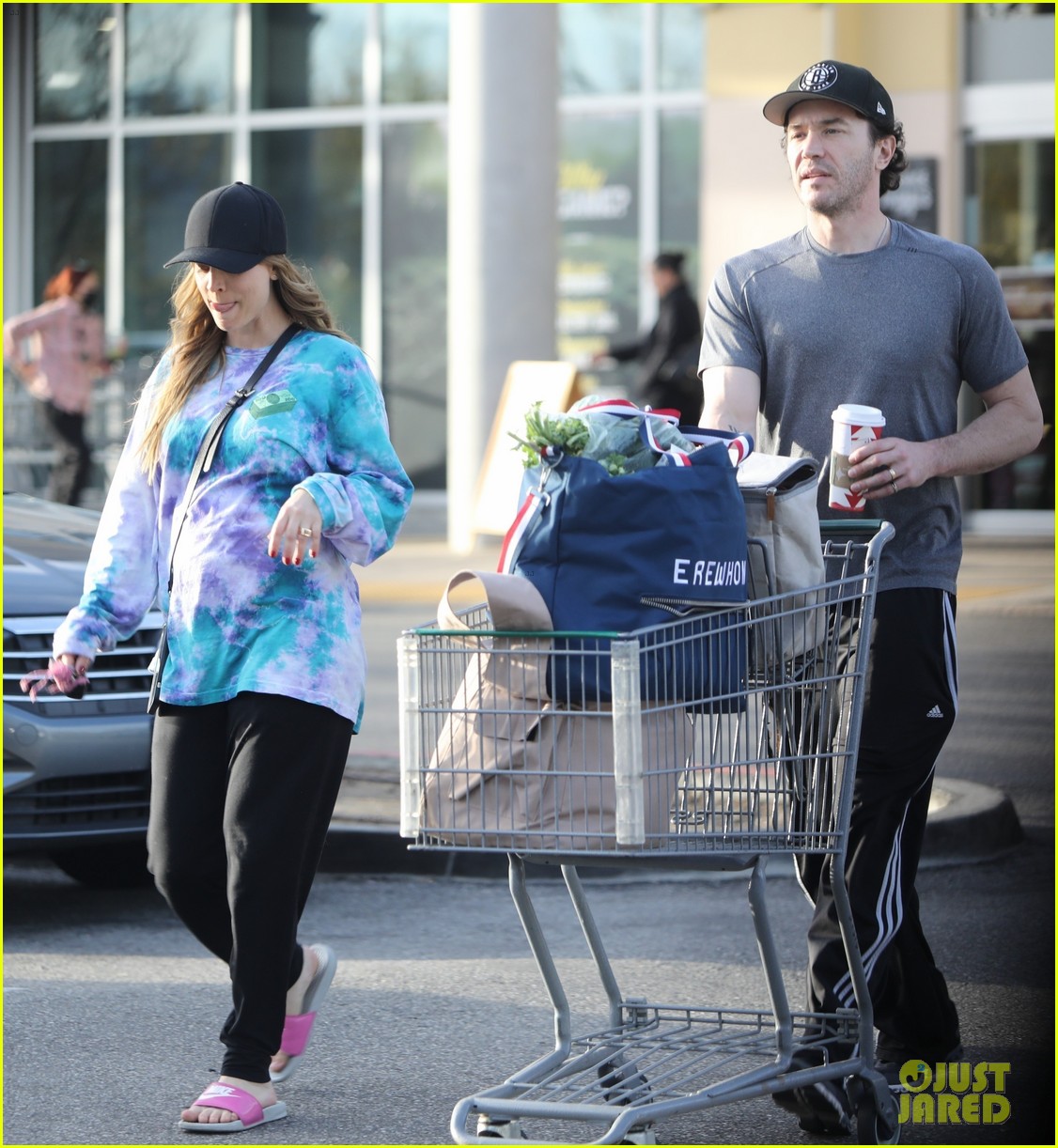 Pregnant Kaley Cuoco Cradles Baby Bump While Grocery Shopping with
