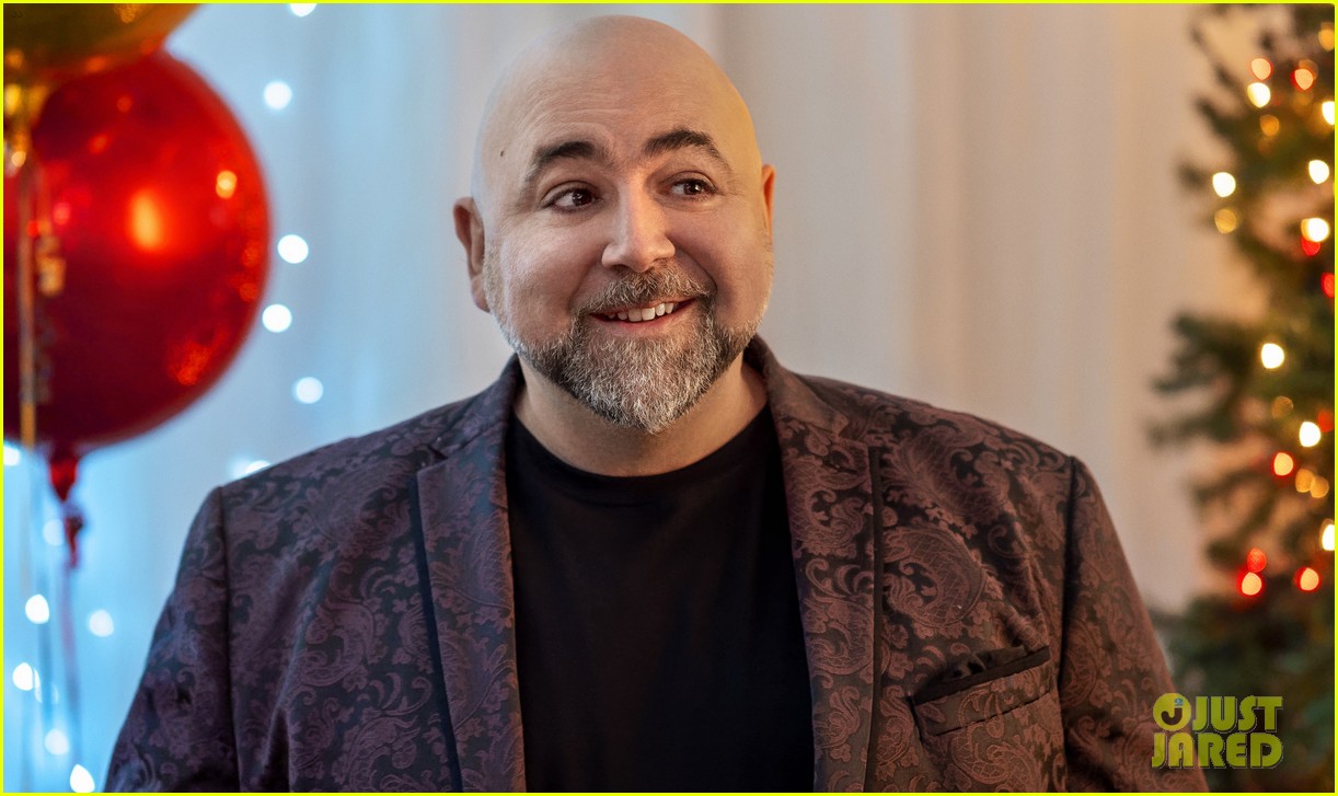 Duff Goldman Hosts A Gingerbread Competition in Discovery+'s 'A