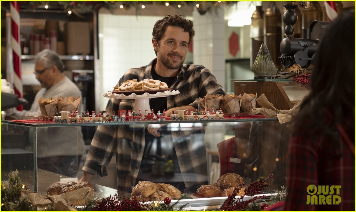 Duff Goldman Hosts A Gingerbread Competition in Discovery+'s 'A