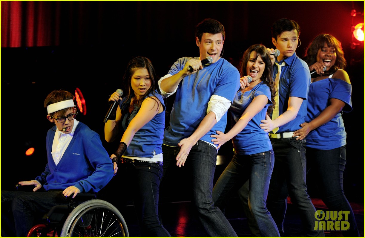 glee shouldve ended after cory monteith died 074851958
