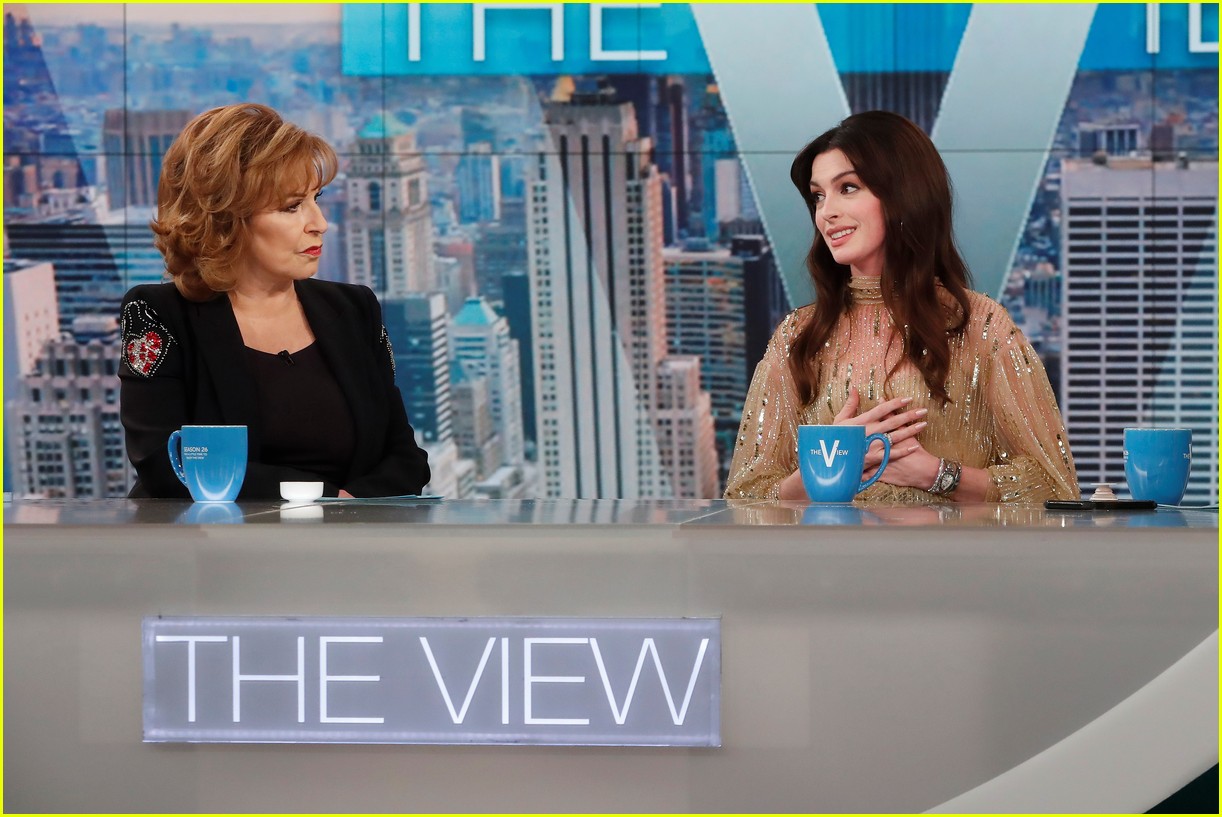 anne hathaway on the view 024848379