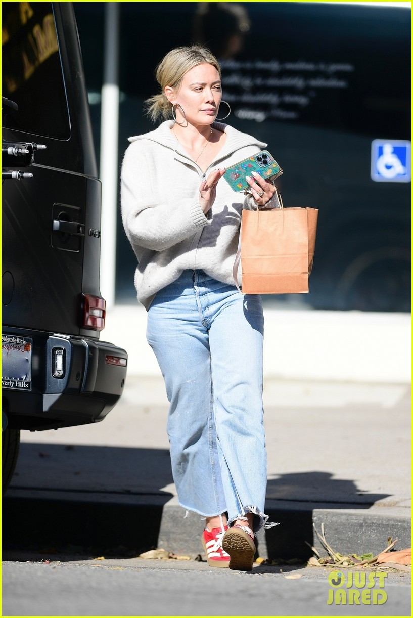 hilary duff steps out los angeles 014859286