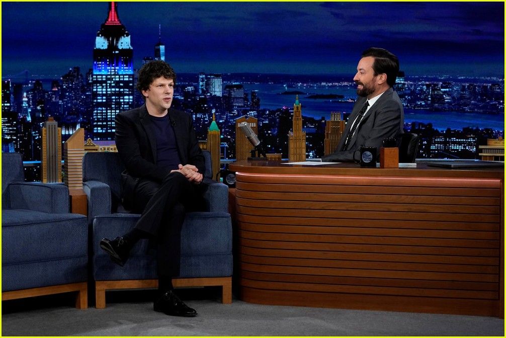 jesse eisenberg talks first time he met claire danes 024862308