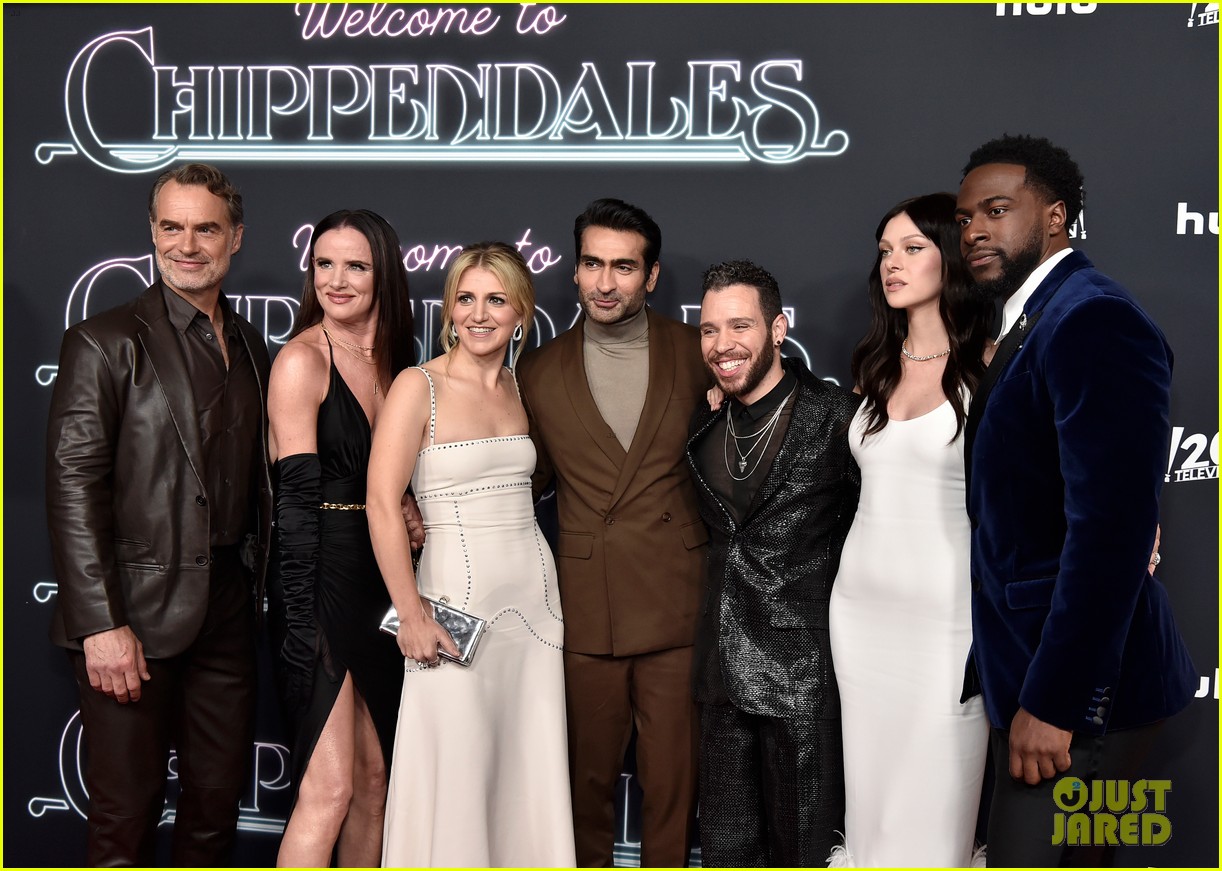 kumail nanjiani emily v gordon attend welcome to chippendales premiere 014857104