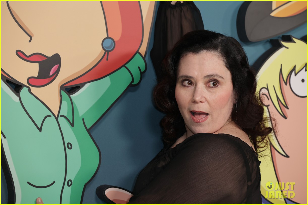 photo-mila-kunis-family-guy-celebration-with-cast-pics-27-photo