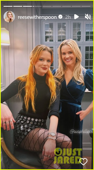 reese witherspoon ava phillippe celebrate thanksgiving together new pic 014861882