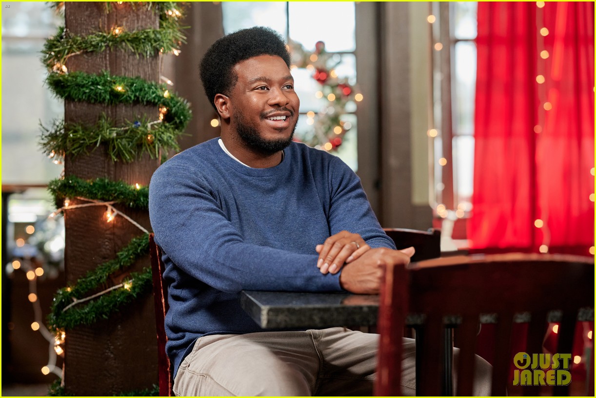 Ledisi & Roger Cross Fake An Engagement in Hallmark's 'All Saints