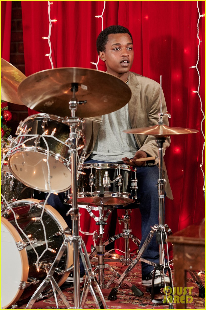 Ledisi & Roger Cross Fake An Engagement in Hallmark's 'All Saints