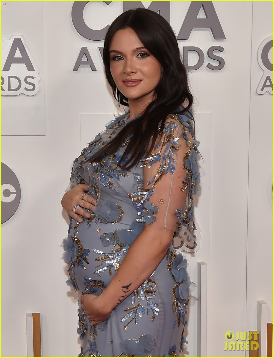 the-bold-type-s-katie-stevens-is-pregnant-expecting-first-child-with