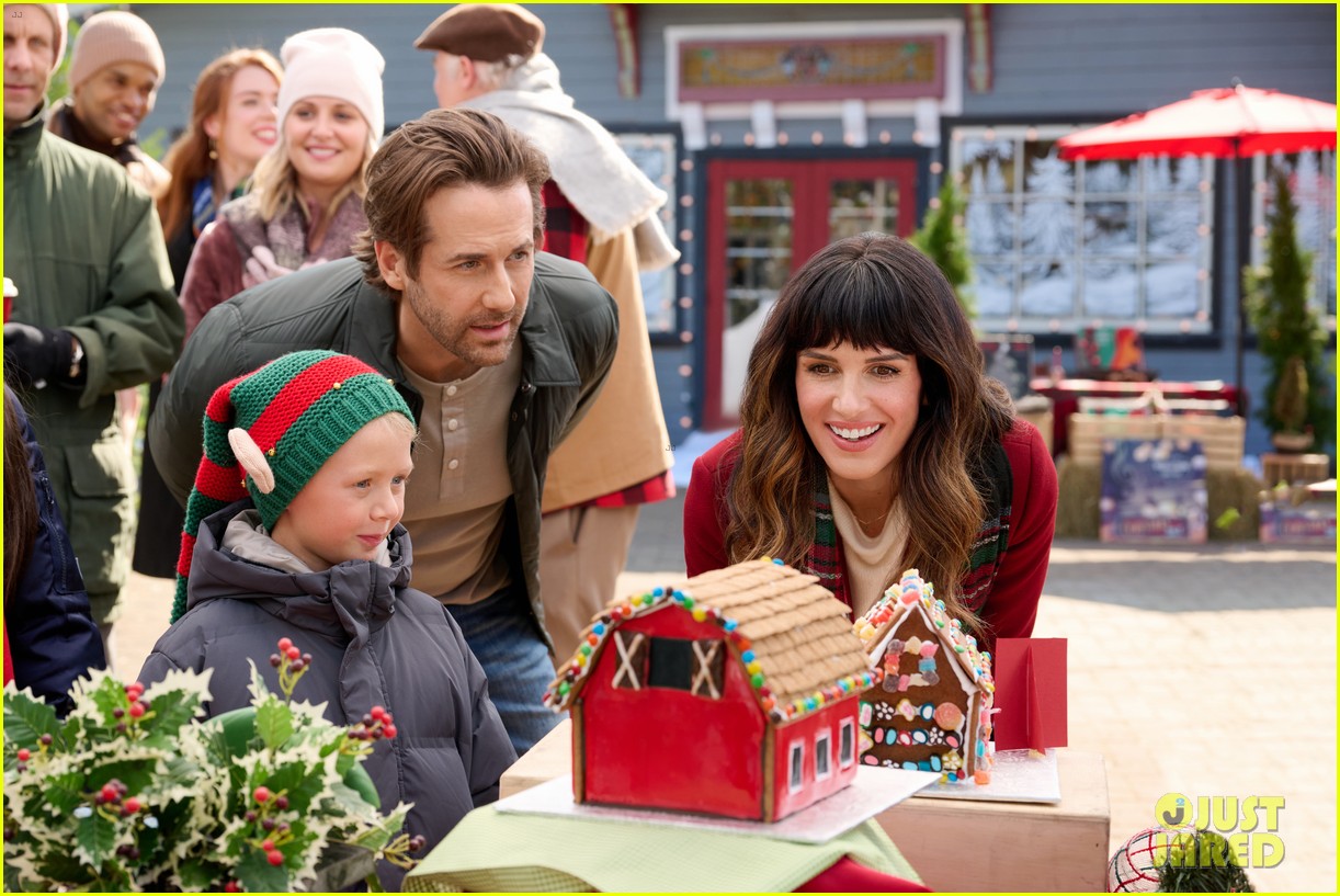 Shenae Grimes & Niall Matter Reconnect in Hallmark's 'When I Think of Christmas' - Watch A Sneak Peek!: Photo 4859443