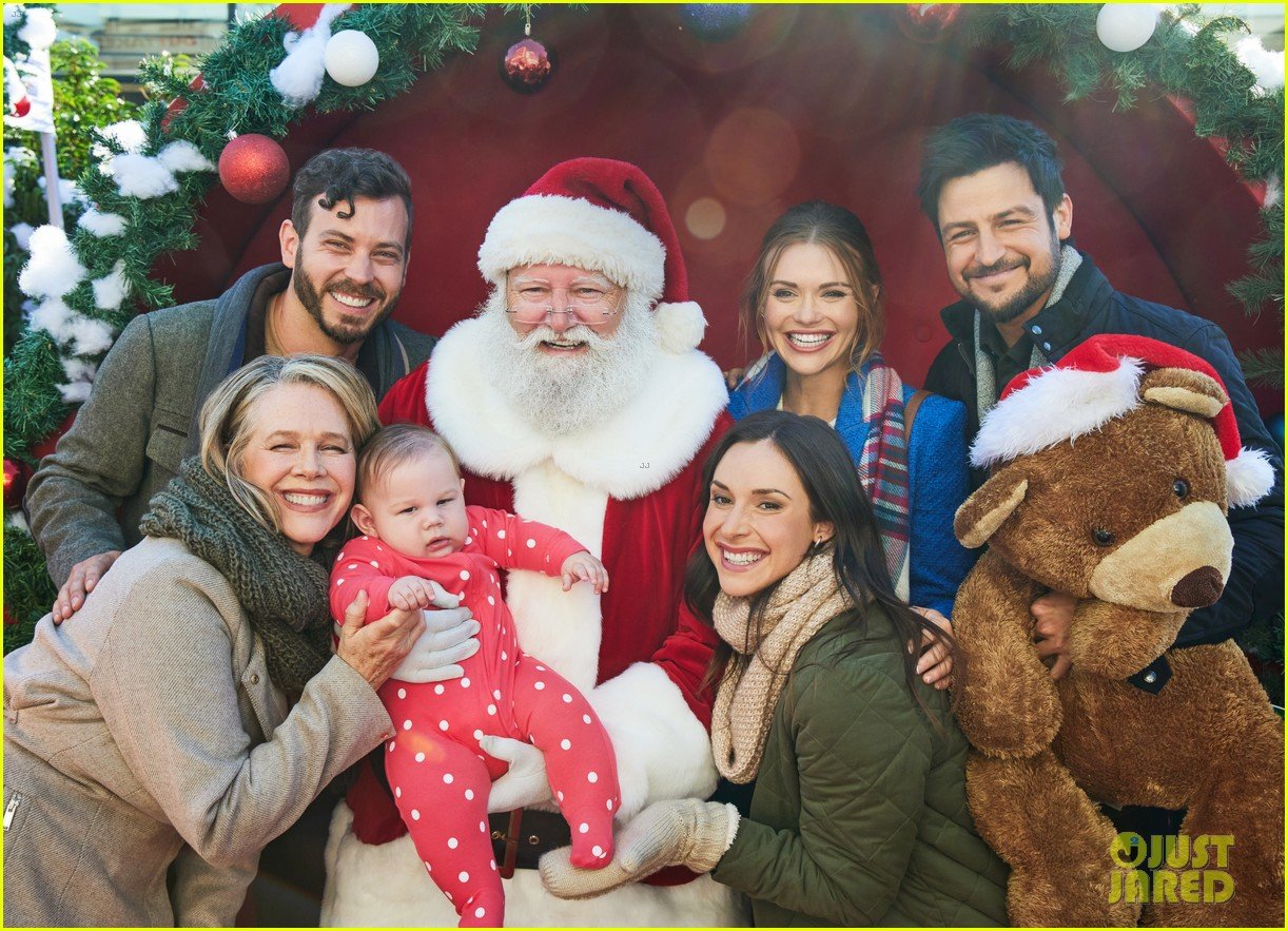 Time For You To Come Home For Christmas Cast